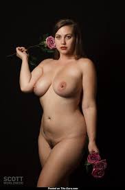 Полные модели ню (67 фото) - скачать порно