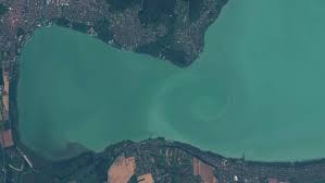 Camilla herrem fikk en sonn toffe. Gigantischer Wasserstrudel In Dem Plattensee Wunderbarerbalaton De
