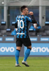This is the shirt number history of lautaro martínez from inter mailand. Inter 6 2 Crotone Lautaro Hat Trick Leads Nerazzurri To Fifth Straight Success Sportstribunal