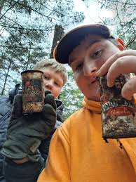 The Rusty Bunch's Old Can Finds and Cleaning Tips