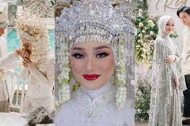 Maybe you would like to learn more about one of these? Gaun Mewah Dinda Hauw Dari Tunangan Hingga Akad Pakai Adat Palembang