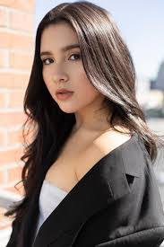 Rachel Poirier's Instagram, Twitter & Facebook