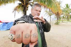 I tried to represent all the duality that surrounds pedrinho. Maior Serial Killer Do Brasil Vira Comentarista De Crimes E Faz Sucesso No Youtube 10 12 2018 Cotidiano Folha