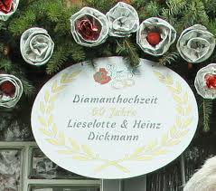 Tischkartenhalter in form von diamanten als deko für eine diamantene hochzeit. Lieselotte Und Heinrich Dickmann Feiern Diamantene Hochzeit Schermbeck Online