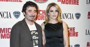 Jun 06, 2021 · linda zampaglione, chi è la figlia di federico la ragazzina è nata nel 2009 ed ha circa 11 anni quest'anno ne compirà 12. Claudia Gerini Niente Nozze Con Federico Zampaglione Ticinonline