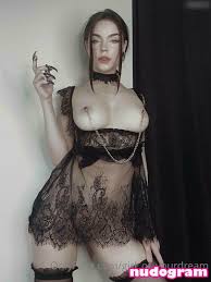 daisy_in_dreamsss  girl_of_yourdream  girl_of_yourdreams_  song_of_blood  Гола изтичане OnlyFans снимка 79 - Nudogram v2.1