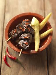 Brochettes Peruviennes De Ca Ur De Boeuf Ou Anticuchos Peruanos Recettes De Cuisine Cuisine Peruvienne Recettes Peruviennes