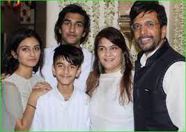 Although zeba bakhtiar rubbished the news in the media, it was javed jaffrey who made their nikahnama public. Javed Jaffrey Has Divorced From This Famous Actress Did Not Even Have A Good Relationship With His Father Newstrack English 1