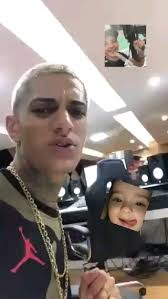 Adrian Menor (amandasilva1920a)