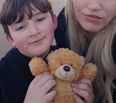 Unbelievable how many dogs there were in town today, poor things must have  been so hot and their poor paws. All owners have a bit of thought.