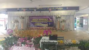 Terkait waktu sholat idul adha, para ulama kalangan madzhab syafii ada yang disepakati dan ada yang diperselisihkan. Waktu Solat Malaysia Waktu Solat Dot Net