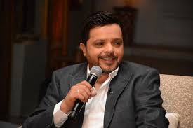 فهل انت من جمهور الفنان محمد هنيدي ؟ هل لديك اهتمام باعماله الفنية وتحرص على المتابعة بشكل كبير ؟ Ù…Ø­Ù…Ø¯ Ù‡Ù†ÙŠØ¯ÙŠ ÙŠØªØ³Ø¨Ø¨ ÙÙŠ ØºØ¶Ø¨ Ù…ØªØ§Ø¨Ø¹ÙŠÙ‡ Ø¨Ø³Ø¨Ø¨ Ù‡Ø°Ø§ Ø§Ù„ØªØ¹Ù„ÙŠÙ‚ ÙˆÙŠØ¹ØªØ°Ø± Ø¹Ù†Ù‡ Ù…Ø¬Ù„Ø© Ø³ÙŠØ¯ØªÙŠ