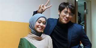 Konsep lamaran yang akan diusung rizky billar dan lesti kejora mulai terkuak. Unggah Foto Berdua Lesti Kejora Dan Rizky Billar Sukses Bikin Netizen Baper Dream Co Id