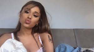 Ariana no make up!anyone wanna do follow for follow??!! Ariana Grande Posted 3 Selfies In This Cosabella Bralette