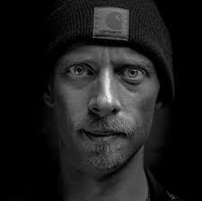 We dachten dat vandaag geruisloos voorbij zou gaan en we gedurende de week  wat reacties zouden krijgen, maar vanavond moesten we toch snel op minder  dan 1,5m bij elkaar komen voor een