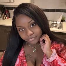 Melissa Queen's Instagram, Twitter & Facebook