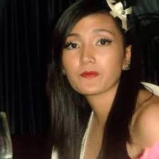 A new pairing uphold a Wimbledon tradition ✨ Take it away, @iga.swiatek and  @janniksin…