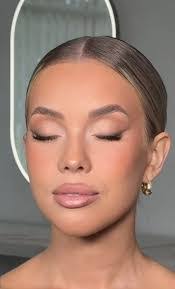 Celia Bauer's Instagram, Twitter & Facebook