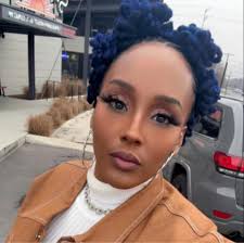 Ask Siri how to say “A seal pushed me yesterday” in French. 🙂