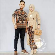 Busana atau baju untuk kondangan biasanya lebih di utamakan untuk urusan memilih baju yang pas karena hal itu sesuatu yang wajib di. Hb Couple Lovisa Baju Couple Kondangan Cantik Stylish Modis Modern Kekinian Murah Terbaru 2021 Shopee Indonesia