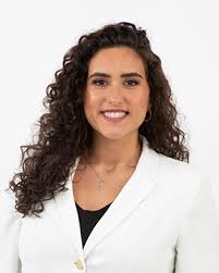 Caitlin Archer's Instagram, Twitter & Facebook