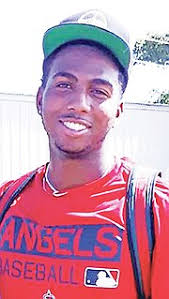 Deveaux plays with Knowles and Owlz