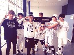 V hat eine jüngere schwester (kim … Bangtan Boys Bangtan Sonyeondan Rap Monster Kim Namjoon Suga Min Yoongi V Kim Taehyung Jungkook Jeon Jeongguk J Hope Jung Hoseok Jimin Park Jimin Jin Kim Seokji Wallpapers Hd Desktop