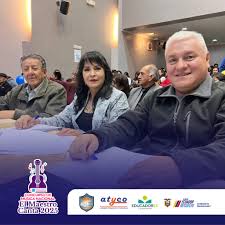 Gualaceo vibró con "El Maestro Canta 2025"! El Teatro Mariscal fue testigo  de una noche llena de emoción y talento, donde maestros de la provincia del  Azuay demostraron su pasión por la