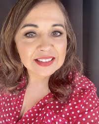 Kim Pearsall's Instagram, Twitter & Facebook