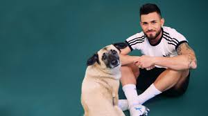 Latest on mainz midfielder danny latza including news, stats, videos, highlights and more on espn. Danny Latza In Peta Kampagne Dein Grosster Fan Wartet Im Tierheim Auf Dich Peta Deutschland E V