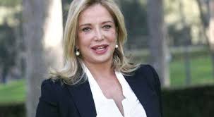 Nel 1975 è convolata a nozze con il cantautore antonello venditti da cui, l'anno seguente, ha avuto l'unico figlio francesco, oggi anche lui attore e doppiatore. Simona Izzo A Domenica Live Io Dalle Nozze Con Venditti All Amore Con Tognazzi