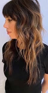 The chin length shaggy bob hairstyles is a beautiful hairstyles that fit perfectly with older women, even when you have the thinning hair problem. Best Shag Hairstyles In 2020 For All Hair Types Shag Haircuts