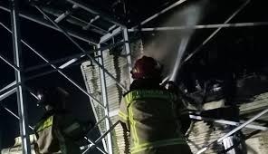 Jun 27, 2021 · seperti halnya obesitas pada tubuh, perut buncit timbul oleh karena asupan makanan yang melebihi energi yang diperlukan untuk beraktivitas Pabrik Pt Indorama Polyester Purwakarta Terbakar Kerugian Materiel Masih Dihitung Bagian 1