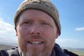 Dysfunctional and tired (Vic Thomas)