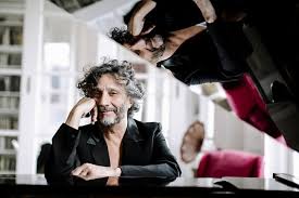 So, please, bring fito back to miami, keep the prices on the same range, and you will have full house for as many concerts as you want. Fito Paez La Musica Te Exige La Verdad