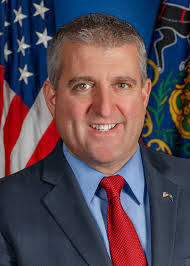 Del Pryce's Instagram, Twitter & Facebook