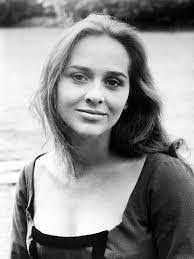 Hilary Heath's Instagram, Twitter & Facebook