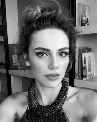 Yağmur tanrısevsin yakınlarına da sıkıntılı günleri yenmenin en büyük ilacı çalışmak. S V M On Twitter Yagmur Tanrisevsin Hafsanur Sancaktutan Flood