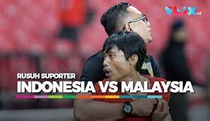 Nah in indonesia it's actually both. Jam Malaysia Vs Indonesia Jam Malaysia Vs Indonesia Indonesia Vs Malaysia Free Situasi Sekitaran Stadion Gelora Bung Kar Beberapa Jam Sebelum Kick Off Timnas Indonesia Vs Malaysia Timnasday Timnasindonesia Cree Wesa