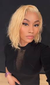 Nicki Minaj shares New video 🎀🎀