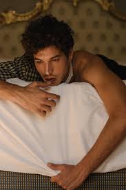 Giancarlo commare as edoardo incanti. New Faces Giancarlo Commare Man In Town