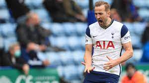 Despite netting only twice from open play, england captain harry kane finished as the top scorer at the 2018 world cup. Tottenham S Harry Kane Beats Liverpool S Mohamed Salah To Premier League Golden Boot