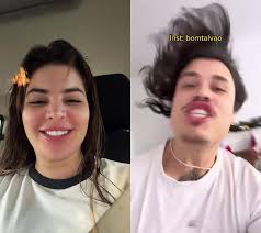 Rápido Trans em Restaurante: Momento Cheiroso de Danielle Senna