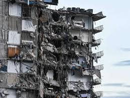 Two people were removed from the rubble. F5sswpj5ixev0m