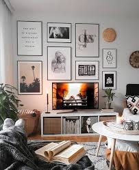 Buat ruang tamu rumah minimalis kamu jadi taman surga bagi tamu spesialmu dengan desain ini ! 9 Inspirasi Desain Meja Tv Minimalis Serta Cara Menatanya Rumah123 Com