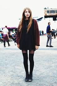 Grunge Style Perfect For Fall Now All We Need Is Nirvana Playing In The Background Style Overknee Strumpfe Outfit Overknees Style Und Stil Mode
