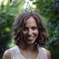 Nicole Flora's Instagram, Twitter & Facebook