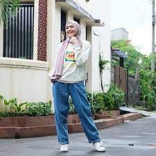 Banyak undangan bukber tapi bingung mau pake baju apa? 10 Ide Fashion Hijab Kekinian Ala Richa Novisha Cocok Buat Hangout