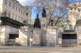 Statue of king george vi in his garter robes. King George Vi And Queen Elizabeth Memorial Wikiwand