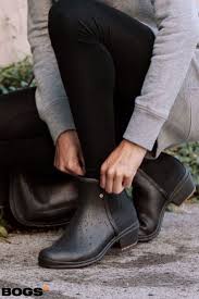 She styled her camel frye boots with a burnt orange vintage thrifted scarf, charcoal gray madewell dress, and black nordstrom rack leggings. Pin On Bogs Footwear Fall Preview